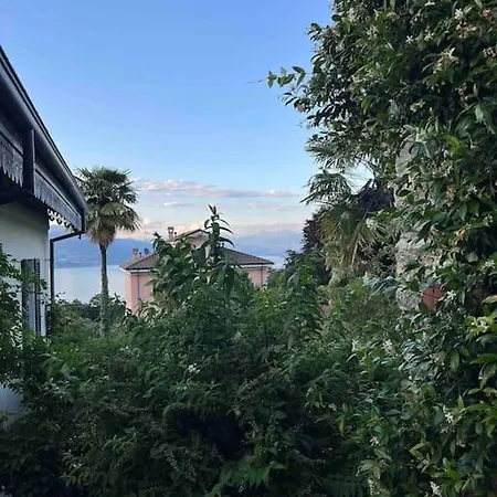 Medieval Stone Retreat With Views Apartmán *