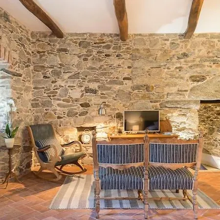 דירה Medieval Stone Retreat With Views סטרסה