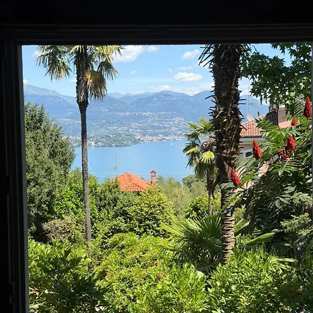 Medieval Stone Retreat With Views * סטרסה